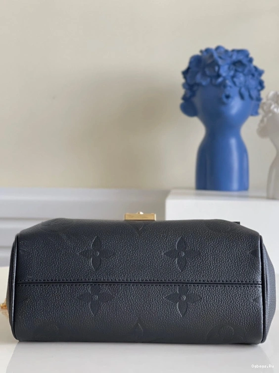 VUITTON LOUIS FAVORITE 0105